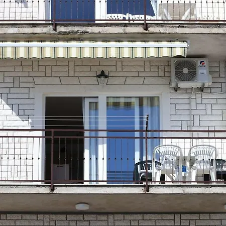 Petra Apartment Primosten