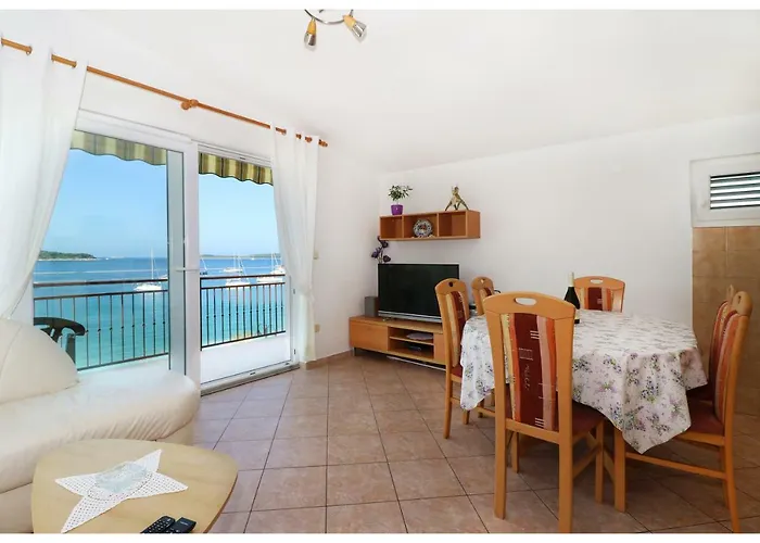 Petra Apartment Primosten